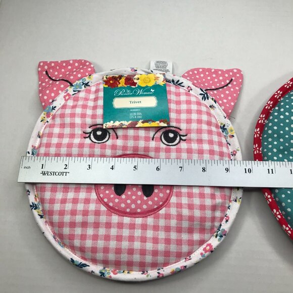 Set of 2 Pioneer Woman Trivet Pot Holder Pig and Horse Quilted 10" New - Picture 8 of 11